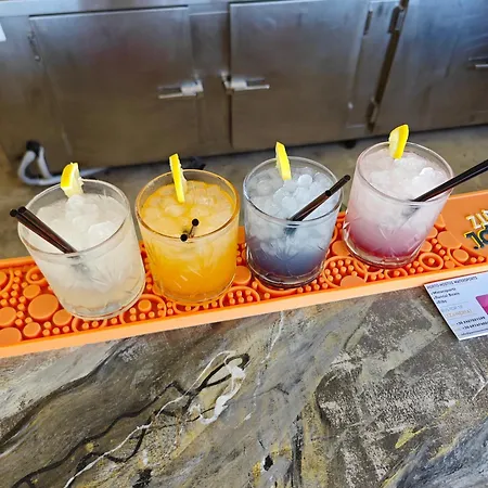 卡纳皮塔斯滨海酒店 酒店